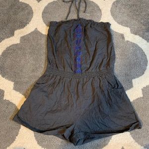 🔴 American Eagle Halter Embroidered Romper